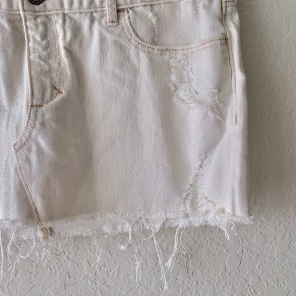 Abercrombie & Fitch White Mini Skirt - Picture 2 of 5